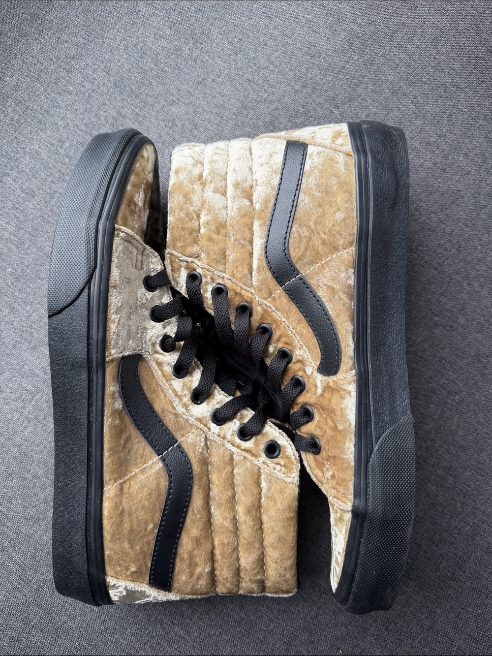 Vans Sk8-Hi Gold Crushed Velvet Black High Top Sneakers Men’s 8 Women’s 9.5